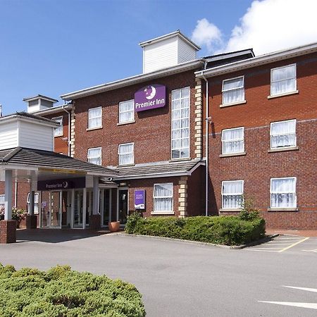 Premier Inn Bolton Stadium Arena ภายนอก รูปภาพ